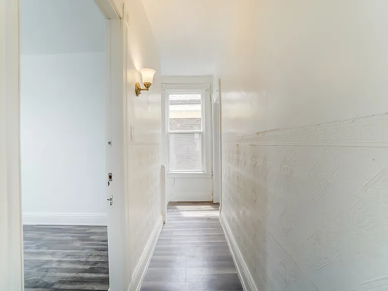 1768 Williams Ave — Photo 14