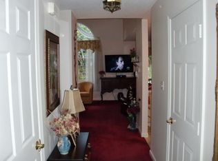 44 Betsy Ross Cir, Sturbridge, MA 01566