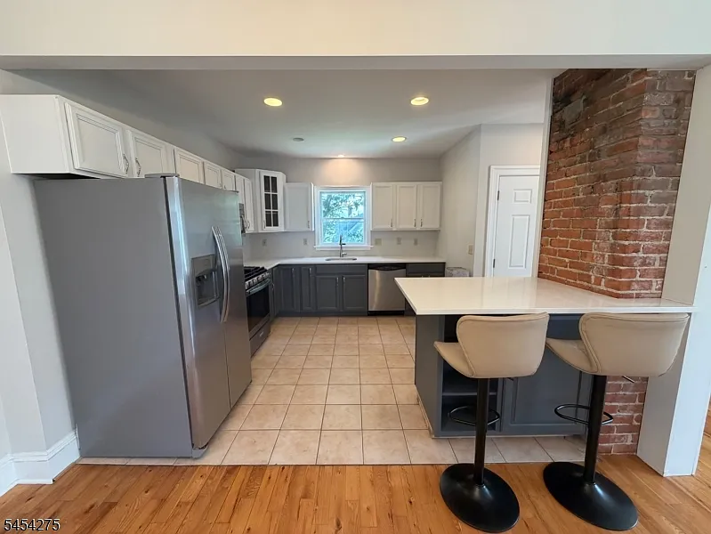 39 Budd St #2