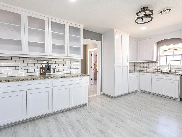 1309 Magnolia St — Photo 5