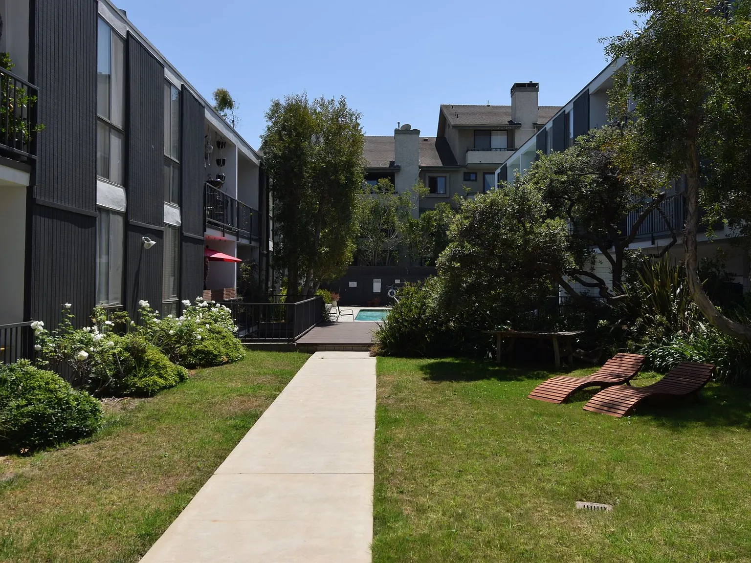 2643 Centinela Avenue — Photo 4