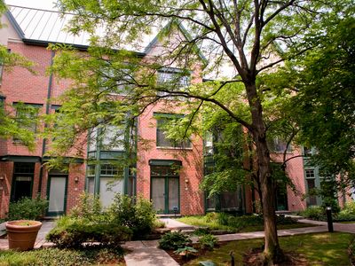 101 N Euclid Ave APT 21, Oak Park, IL, 60301