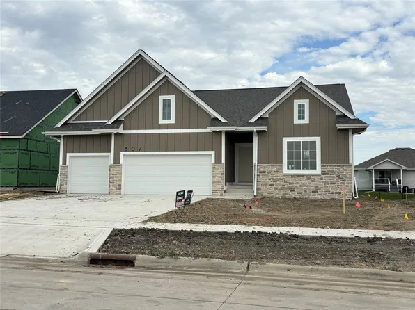 807 SW Boulder Dr, Grimes, IA 50111
