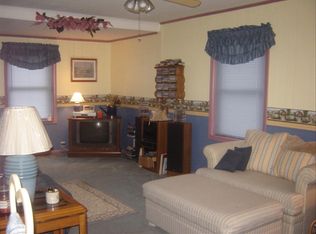 410 Maple Fork Rd, Mount Hope, WV 25880