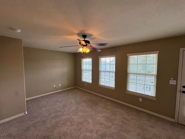626 N Tennyson Ln — Photo 13