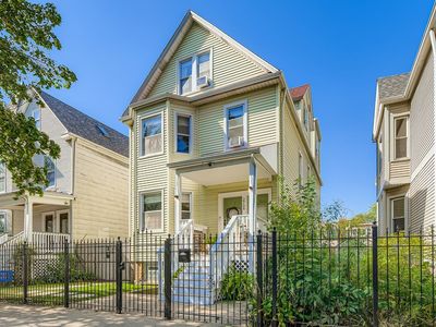 2706 N Monticello Ave, Chicago, IL, 60647