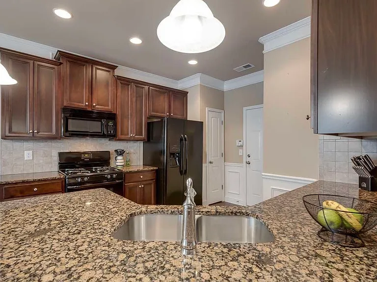 426 Woodbark Ct — Photo 21