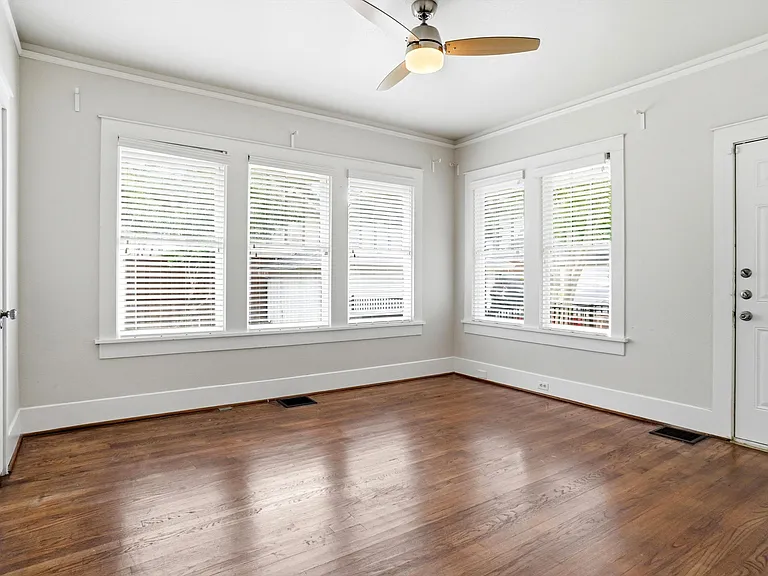 2615 Cockrell Ave — Photo 10