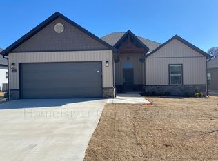 1240 N Mount Hood, Centerton, AR 72719