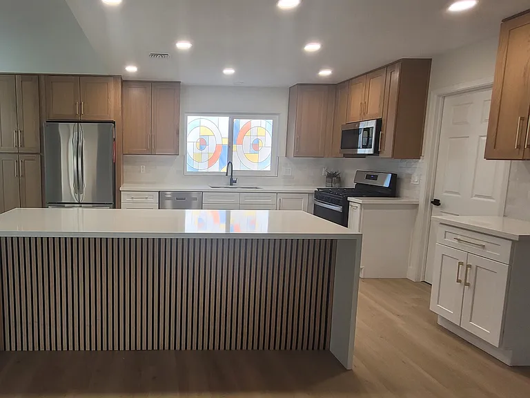 8513 Glenmore Dr — Photo 9