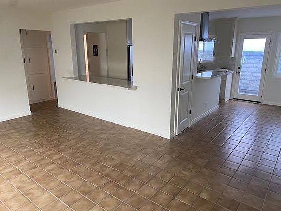 4th image of 210 S Helberta Ave