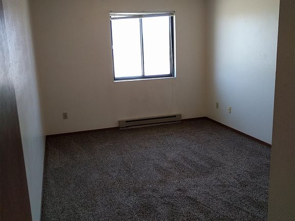 5th image of 402 Village Dr APT 308