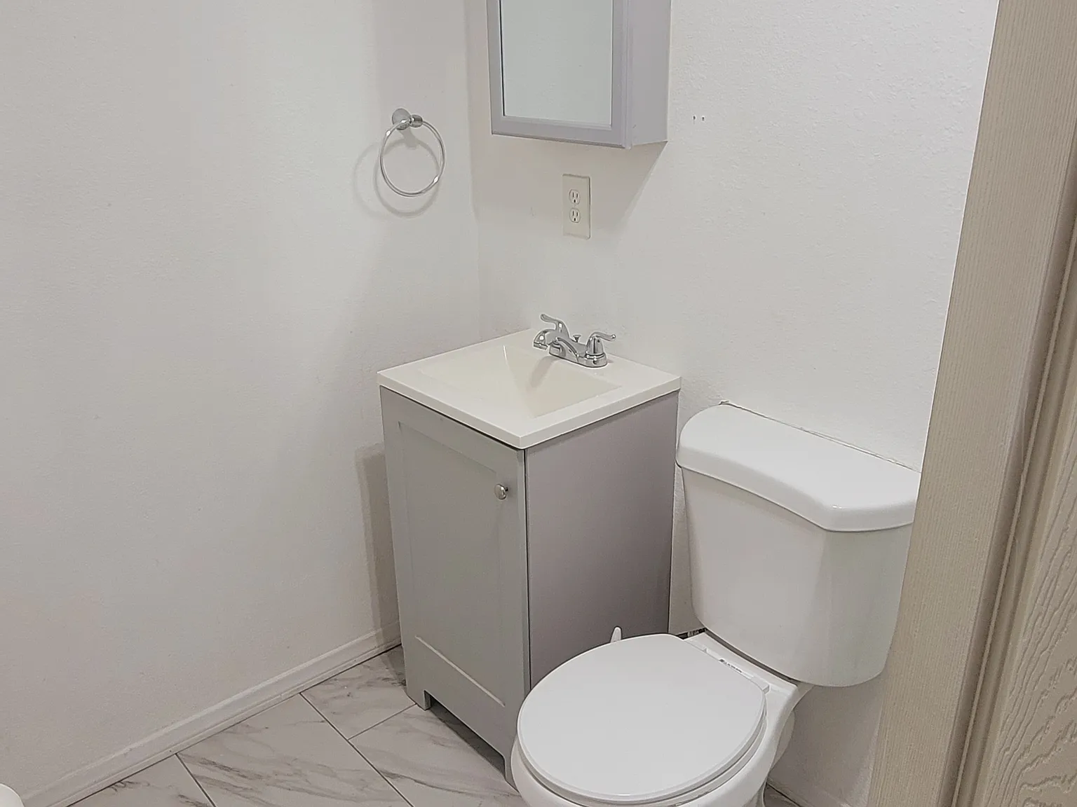 Studio, 450 sqft, $1,200 — Photo 3