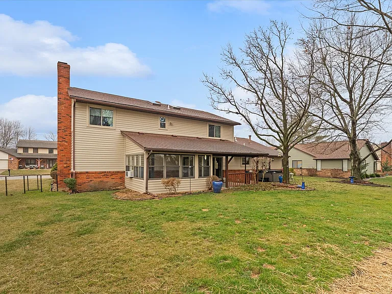 1017 Woodleaf Dr — Photo 4