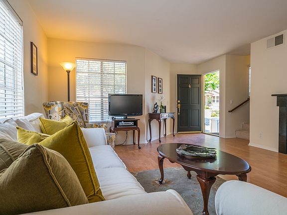 4th image of 266 N Mar Vista Ave Unit 1