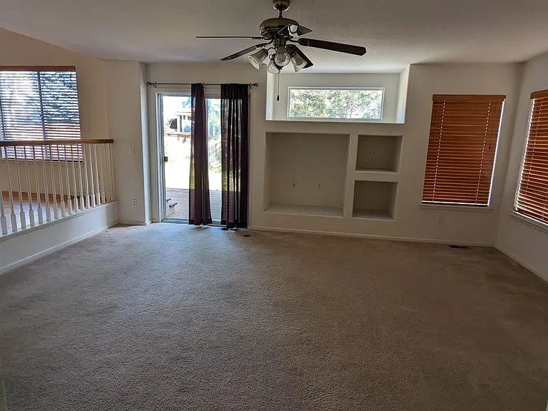 4447 Lyndenwood Point — Photo 9