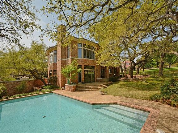 3rd image of 704 Rolling Green Dr