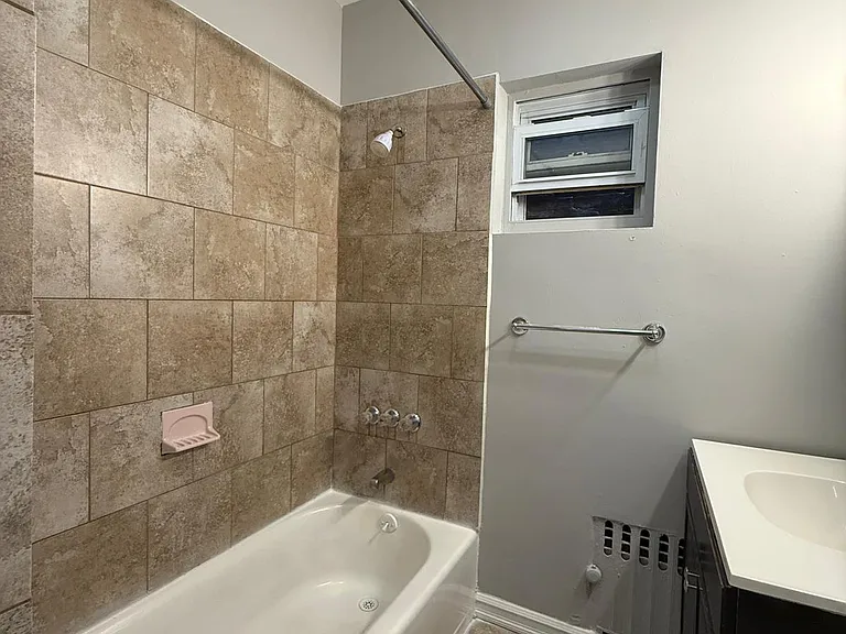 95 W 52nd St #2 — Photo 5
