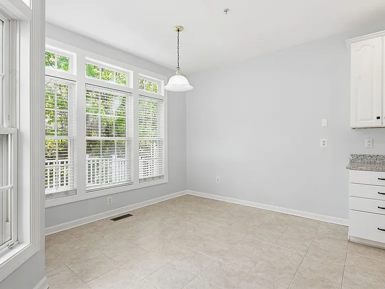 10635 Hillingdon Rd — Photo 14