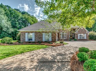 402 Overlook Dr, Brandon, MS 39042