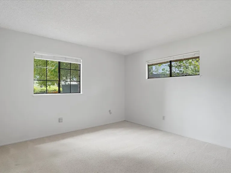 654 Jerome St — Photo 24