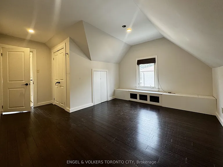 185 Rumble Ave #2 — Photo 4