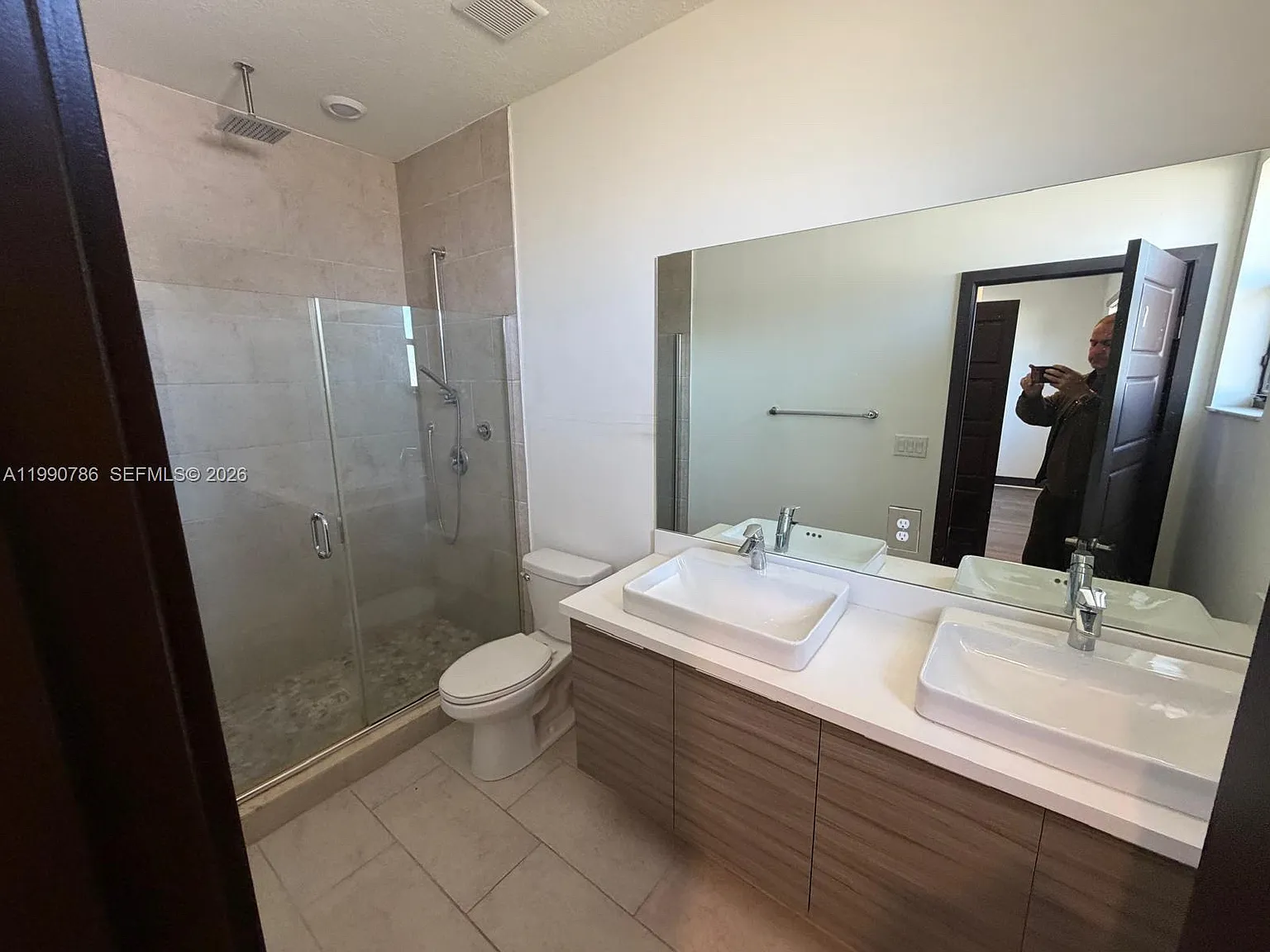 NW 161st St, Miami Lakes — Photo 3