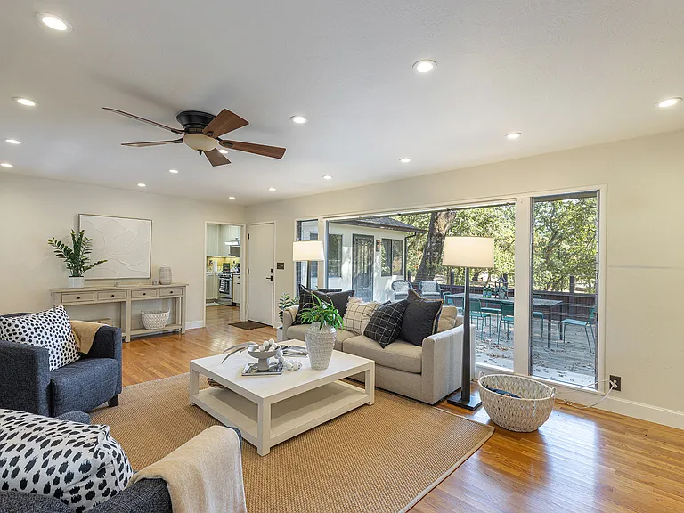 525 Keyes Ave — Photo 9