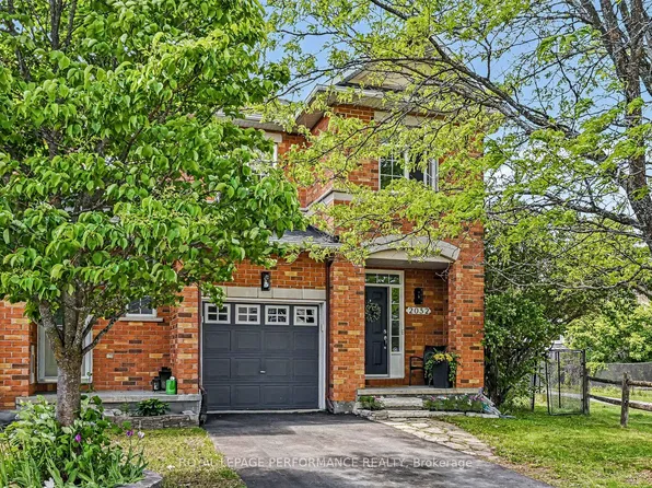 2052 Bergamot Cir, Ottawa, ON K4A 4R3