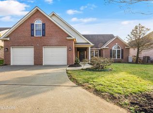9434 Hickory Knoll Ln, Knoxville, TN 37931