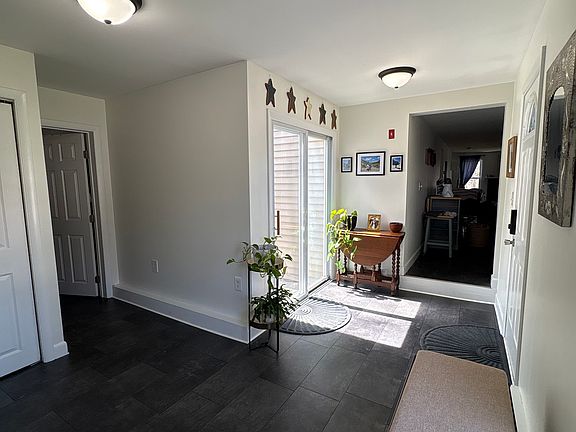 4th image of 8 Carter Rd