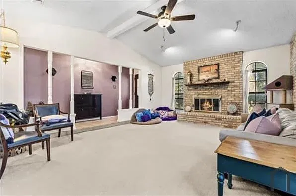 3 bed, 1957 sqft, $2,500 — Photo 3