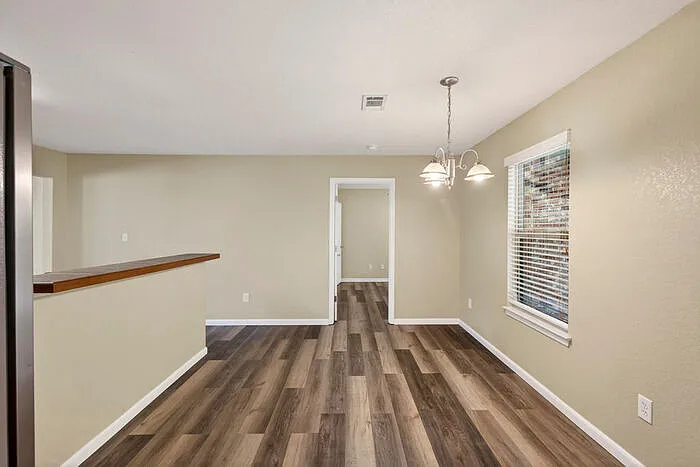 10261 English Manor Dr — Photo 14