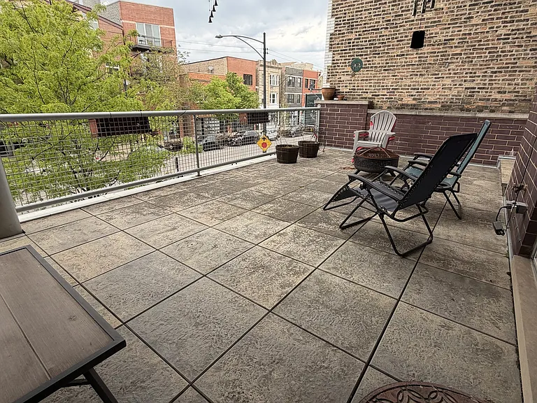 2127 W Division St #1 — Photo 5