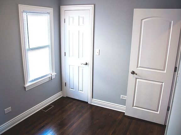 5th image of 3124 S Laramie Ave