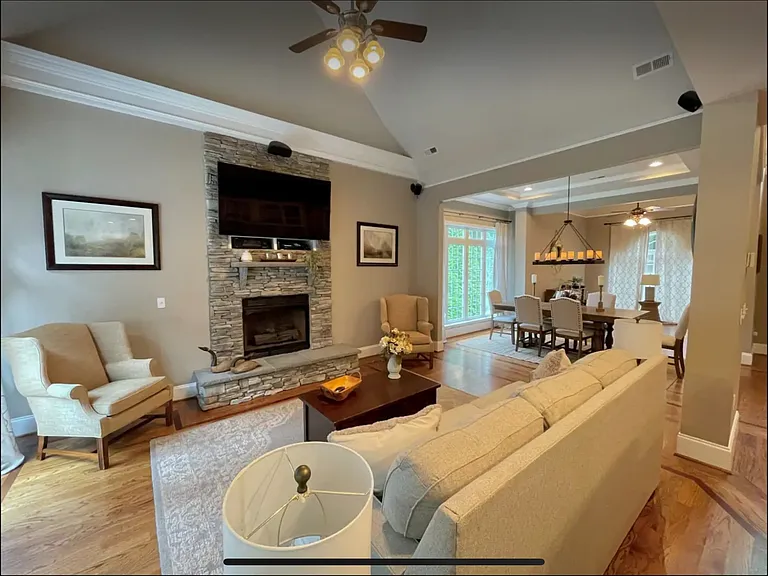 210 Brooks Dr — Photo 24