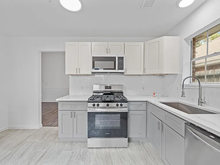 22719 Old Church Ln — Photo 14