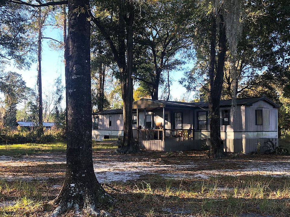 1st image of 158 NW Whitley Gln