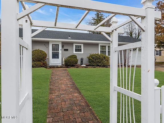 3rd image of 496 Apple Valley Drive