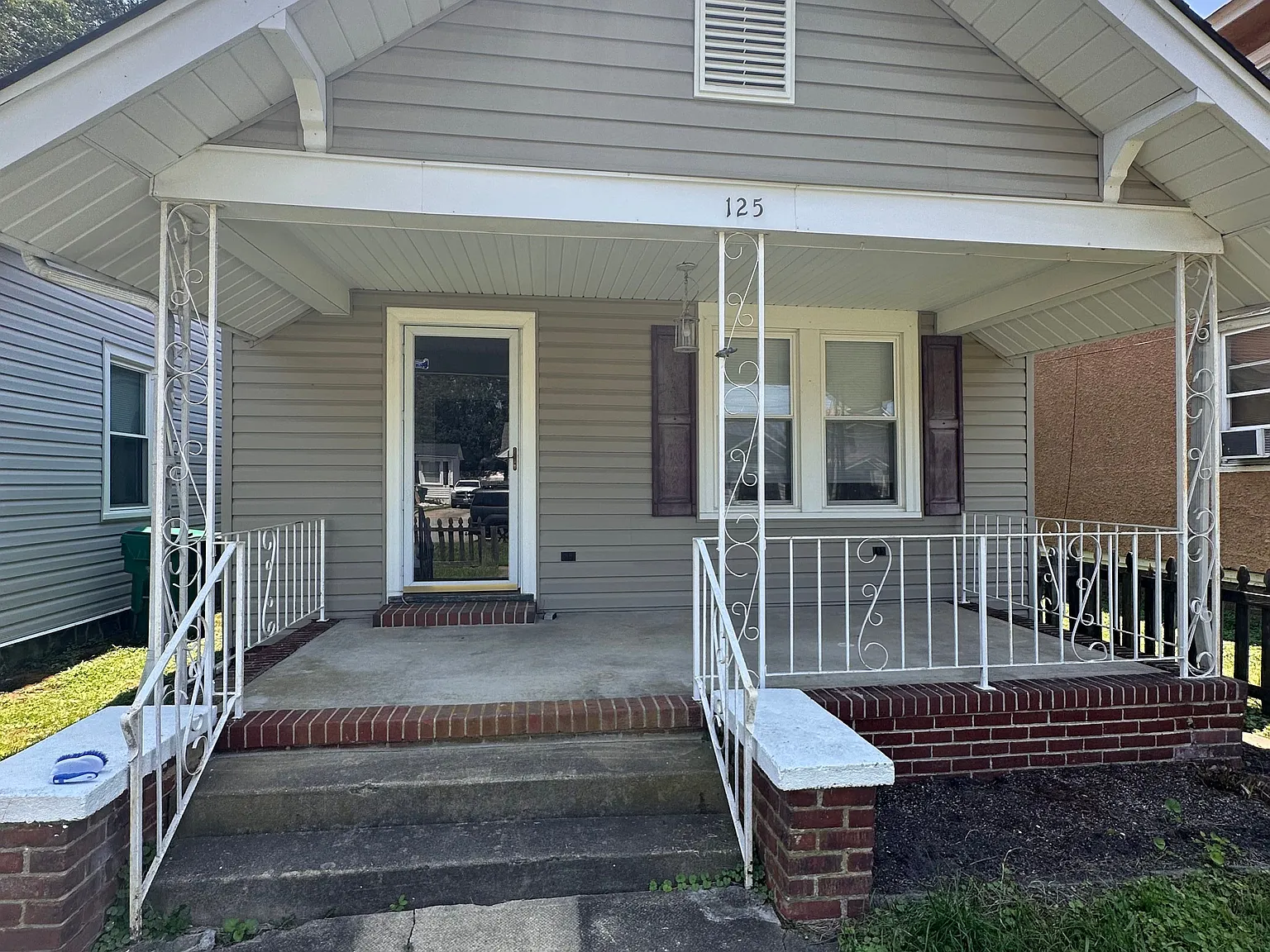 2 bed, 1.0 bath, 900 sqft, $1,800 — Photo 1