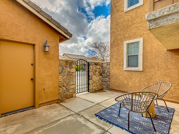 4th image of 3838 E Parkview Dr