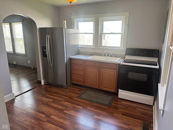 5th image of 501 W North St