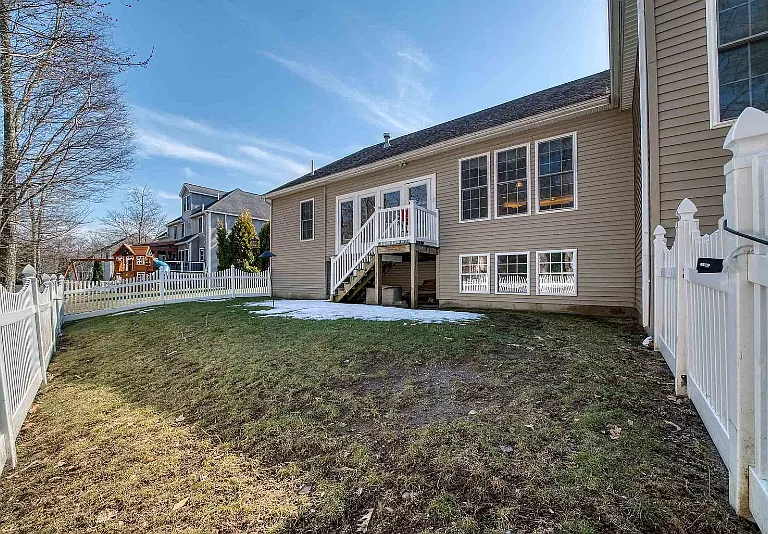 3 Katie Ln — Photo 6