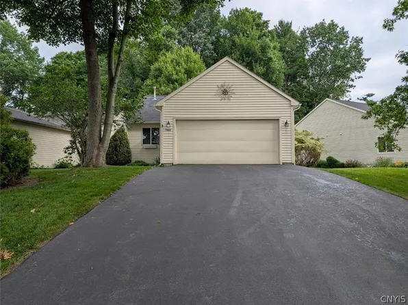 3608 Melvin Dr S, Baldwinsville, NY 13027