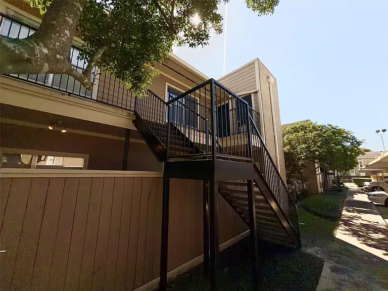 728 Bering Dr #10 — Photo 13