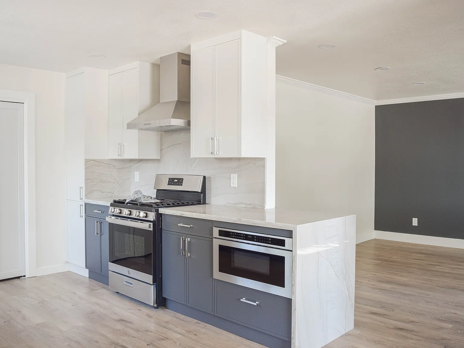 4 bed, 1483 sqft, $3,800 — Photo 3