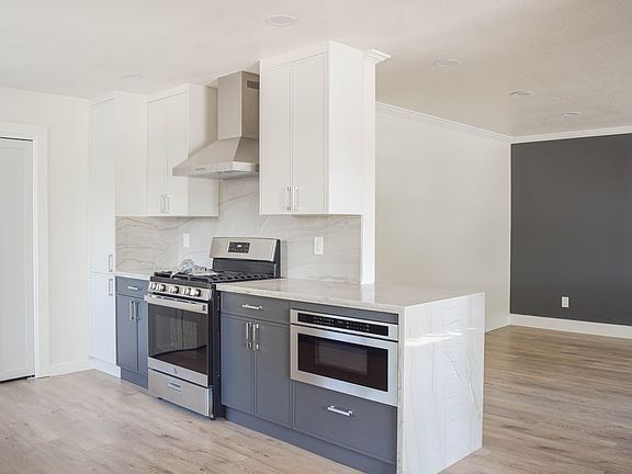 3rd image of 46 Lone Oak Way