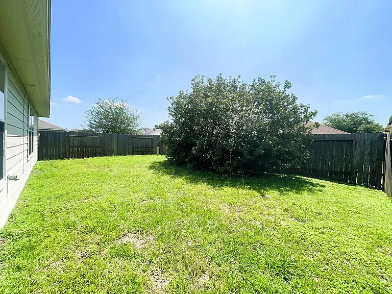 1410 Danby Heath Ln — Photo 26