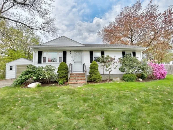 155 Pond St, Holbrook, MA 02343