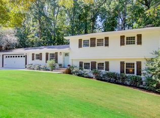 1595 Chateau Dr, Dunwoody, GA 30338